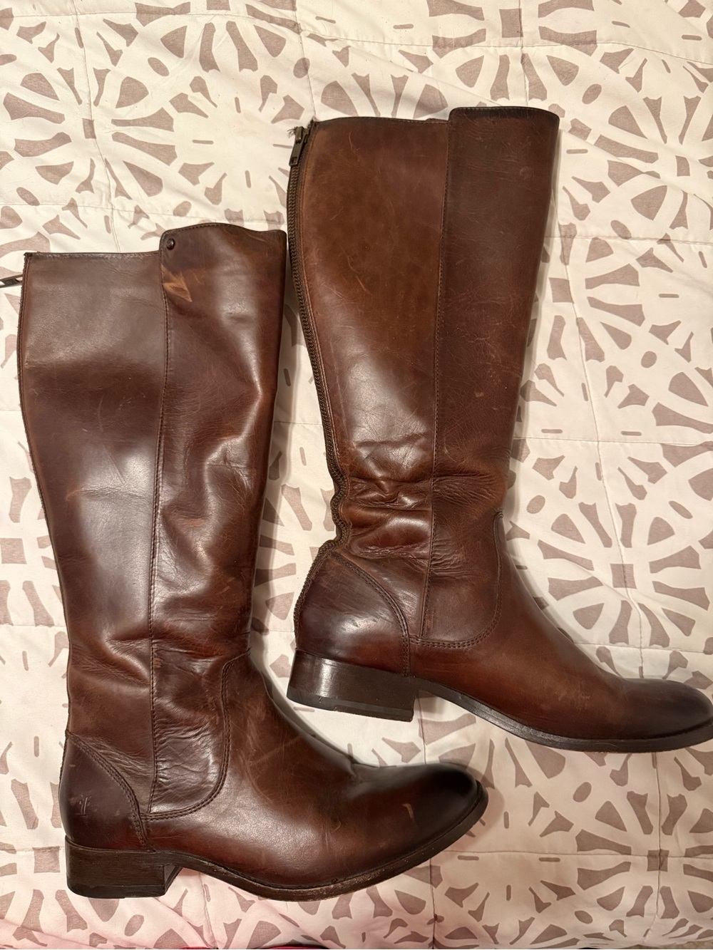 Frye Women’s Melissa Stud Back-Zip riding boots Chocolate brown 7.5 GUC